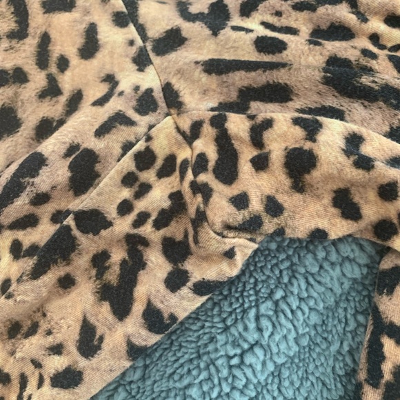 Soma Leopard 2pc Top & Pant Pajama Set XS - Picture 7 of 11